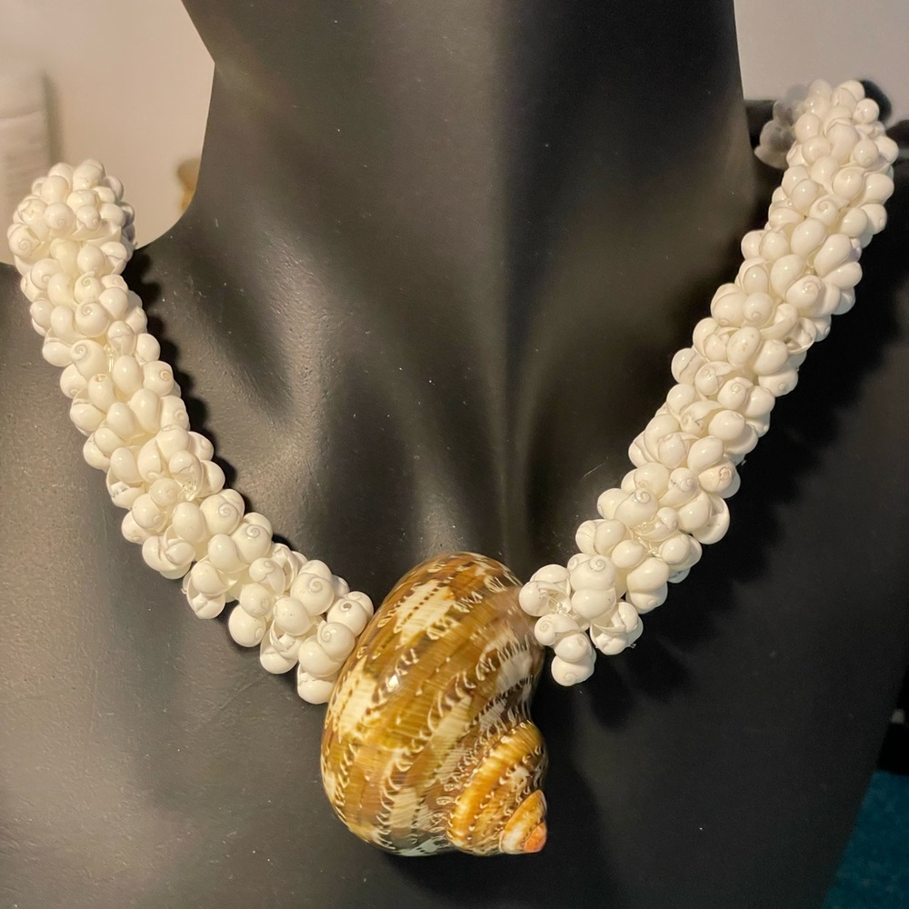 Vintage shell necklace